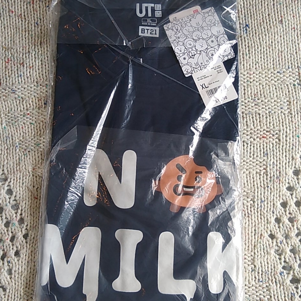 BT21 UNIQLO Shooky T-shirt XL